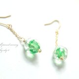 涼しさ感じるクリアボールピアス／Green