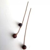 ゆれるこつぶのピアス