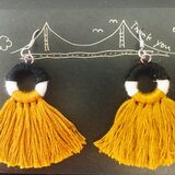 タッセルピアス/イヤリング（ゴールド）