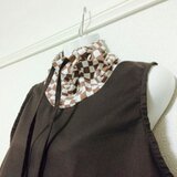 ノースリーブブラウス 茶系混合タイプ（衿・ポケット付き）