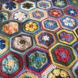 フラワーモチーフ繋ぎのブランケット【ワケあり】