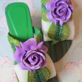 紫の薔薇のビジューサンダル　