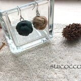 和紙紐バイカラーピアス 結び［mossgreen×beige]