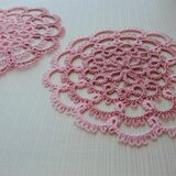 『送料無料』二色の小さなドイリー二枚セット