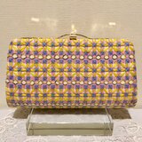 スイス刺しゅうの花柄クラッチバッグ