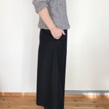 ウールのワイドパンツ  ダークネイビー8分丈の画像