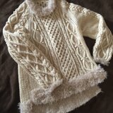 プードルヤーンがポイントのアラン模様セーター