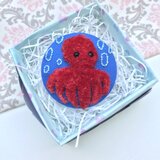 フアフア刺繍のタコさんブローチ