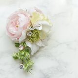 ピンクローズのコサージュ