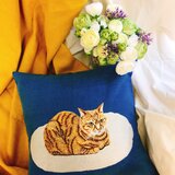 手刺繍クッションカバー（MEOCUSH110）の画像
