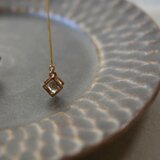 キューブピアス　クリスタル