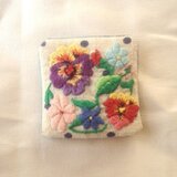 刺繍　花　ぱっちんどめ