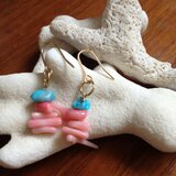 コーラルとターコイズのピアス