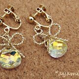 スワロフスキーのリボンイヤリング