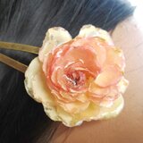 浴衣に‼️ 天然バラのヘアピン