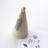 大ぶりひとつぶチャーム　グレー・シルバー