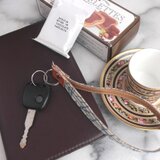 藍型染め紬（つむぎ）×本革　オリジナルキーホルダー　ナチュラルストラップ　ジャパンブルー　おしゃれ　男女兼用★ギフト★