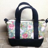 キーケースにもなる♪ミニチュアボストンの花柄ポーチ