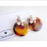 べっこう×パールのラウンドピアス