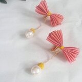 シルクリボンのゆらゆらピアス＊コーラルピンク＊