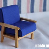 ドール用ソファ1人掛け（色：ブルーベリーブルー×オーク）　1/12ミニチュア家具の画像