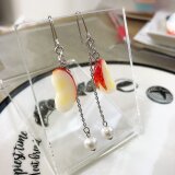 うさぎリンゴのバックスイングパールのピアスorイヤリング