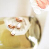 Drop of pearl earrings