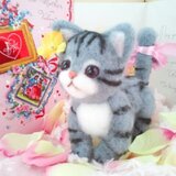 羊毛フェルト ﾖﾁﾖﾁ歩きのアメショ子猫ちゃん