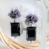 オニキス＆フラワーチャーム　イヤリング