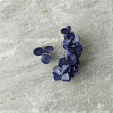 本物のお花のイヤーカフセット ネイビー