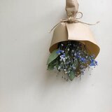 青いカスミ草とユーカリのミニドライスワッグ