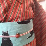 木の帯留め　組み木絵レリーフ「赤蕪」（三分紐用）