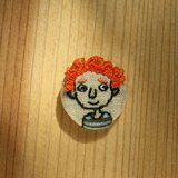 もじゃもじゃ赤毛青年のくるみぼたん