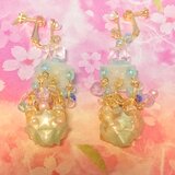 ゆらかわダイヤモンドカット風イヤリング