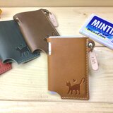 ネコとハートの刻印入りヌメ革のミンティアケース 定期入れ ナチュラルな牛革 全4色 【郵便送料無料サービス】