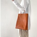 大人の革袋 M・A4が入る・コニャック ・ポケット付[受注制作品]の画像