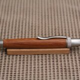 サントリー白州蒸留所の古樽　芯繰り出し両方向　ジェットストリーム芯