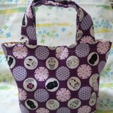 手縫い☆マチ付トート☆プラスナップ付☆にんまり招き猫柄☆紫色☆ランチバッグ・マルシェバッグ☆裏地なし