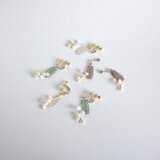 タティングレースのすずらん ピアス/イヤリング(カーキ)