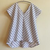 フレンチスリーブの夏トップス