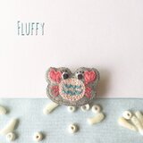 カニの刺繍ブローチ