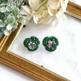 グラスグリーン×グレー＊ヴィンテージビーズ＊刺繍ピアス