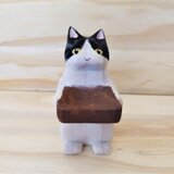 【特別価格】木彫り　置物　ミニ立ちネコ　ハチワレ　リング置き