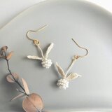 山野草のピアス　-dipterocarps- [ivory]