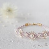 《スワロフスキーパール＆シルク》フラワー×ハート連なるレース調マクラメ編みブレスレット（くすみピンク・Lt.クリームローズ）