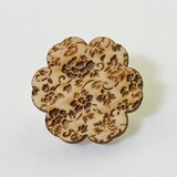 木製帯留め　牡丹・唐草