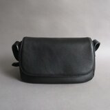 plain shoulder bag ( black )