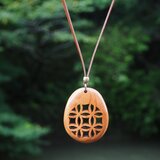 七宝文様のデザインペンダント（欅）