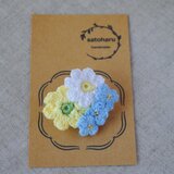 水色の小花とパステルカラーの春花ブローチ