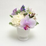 ミニ仏花　ミニ胡蝶蘭とマムとラベンダーの画像